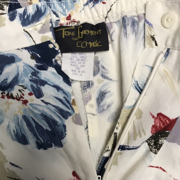 Toni Garment for CC Magic floral woman’s 2 piece shorts suit - Picture 6 of 10